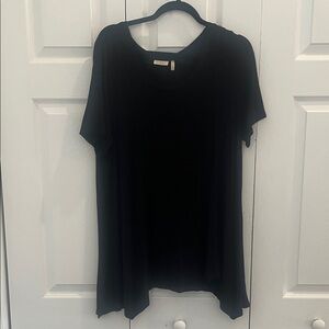 LOGO by Lori Goldstein Black Short Sleeve Tee